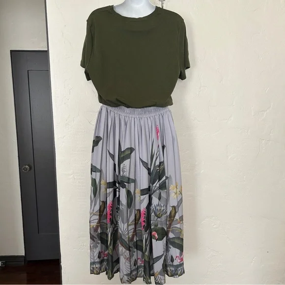 Ted Baker London Bobbyn pistachio pleated midi dress, mixed media size 10 - Picture 9 of 10